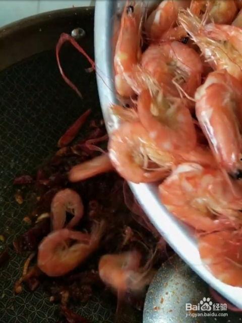 国产冷冻虾做法视频教程,国产冷冻虾家常烹饪教程